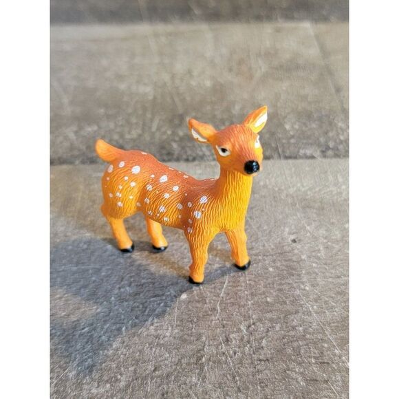 Spotted deer doe forest animal mini figure toy - Picture 1 of 5